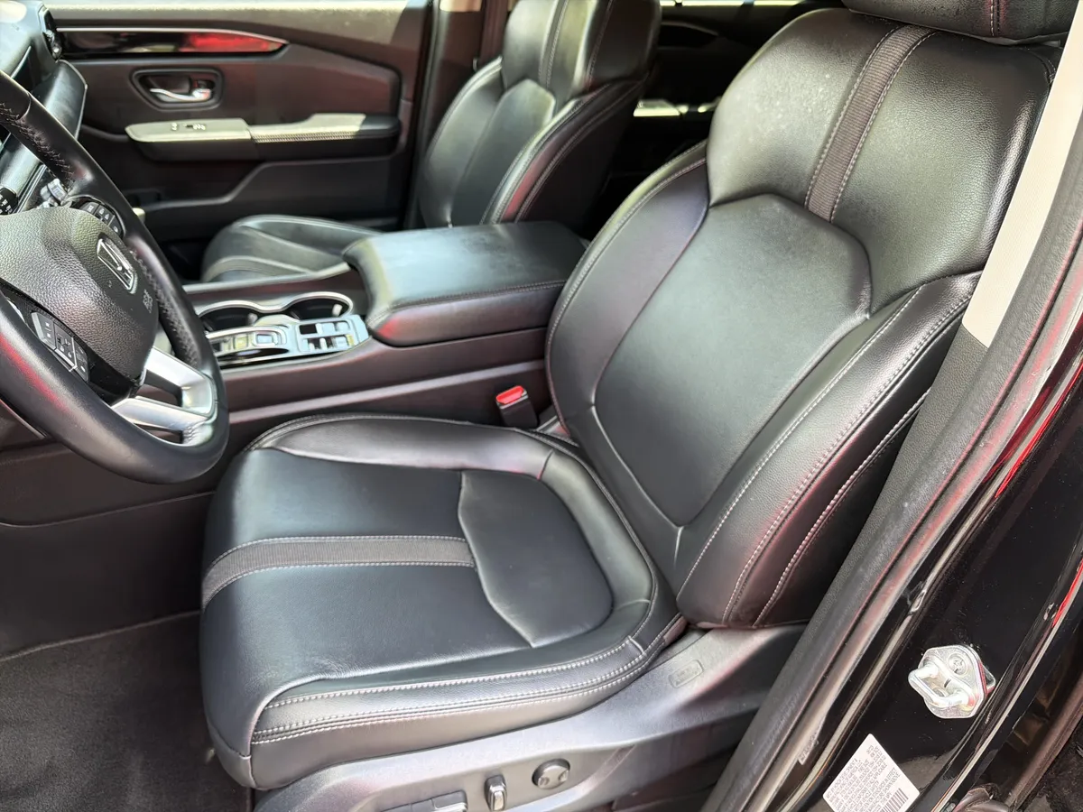 2023 Honda Pilot Touring thumbnail 16