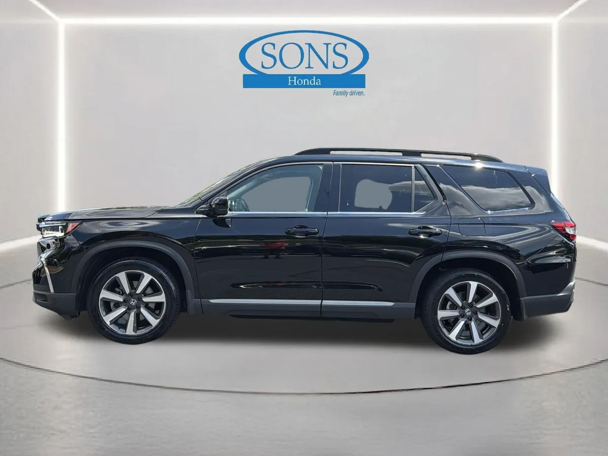 2023 Honda Pilot Touring thumbnail 22