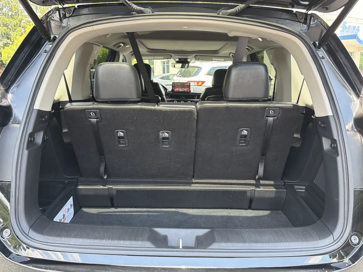 2023 Honda Pilot Touring thumbnail 26