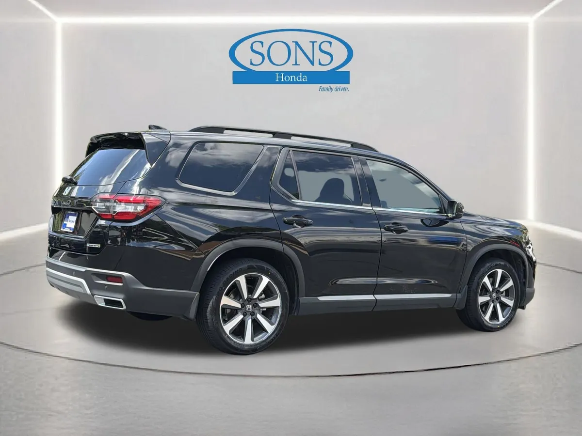 2023 Honda Pilot Touring thumbnail 28