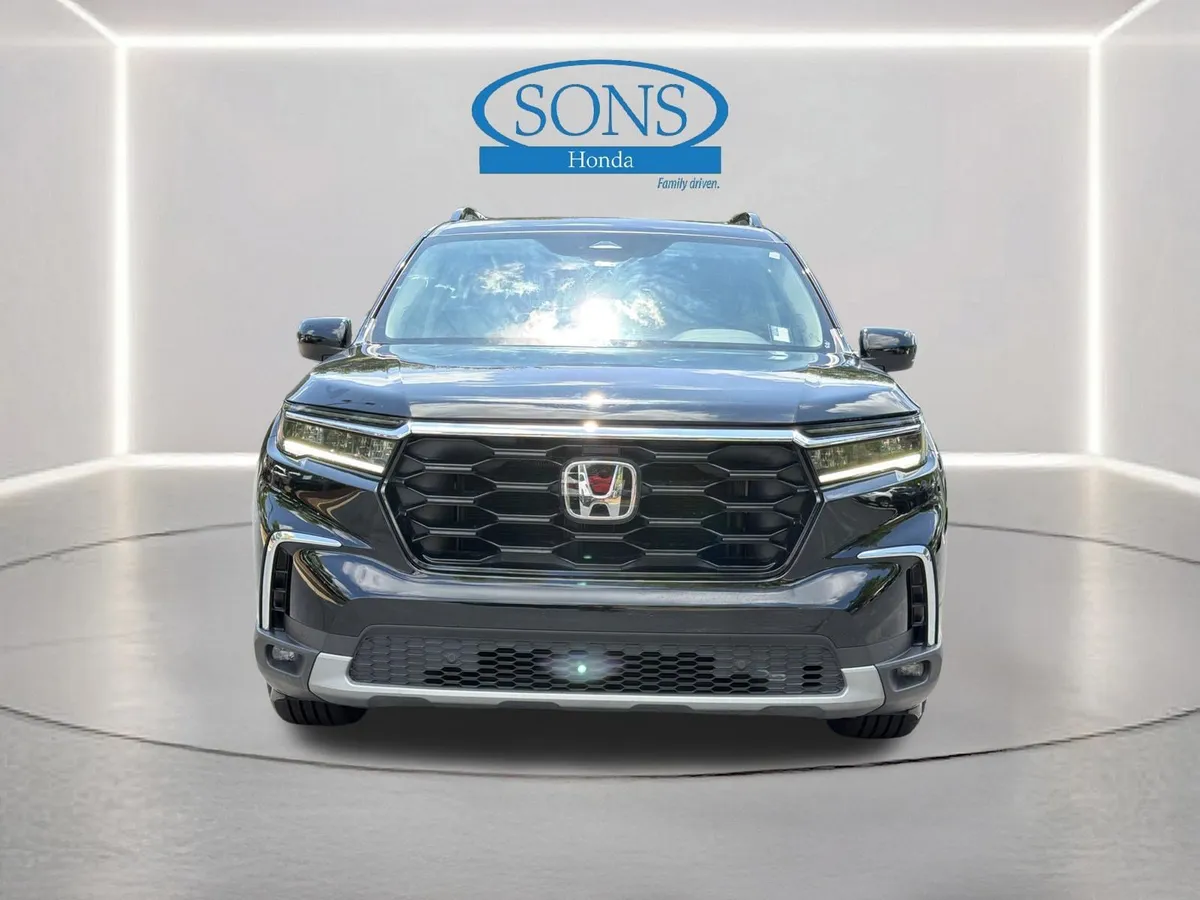 2023 Honda Pilot Touring thumbnail 30