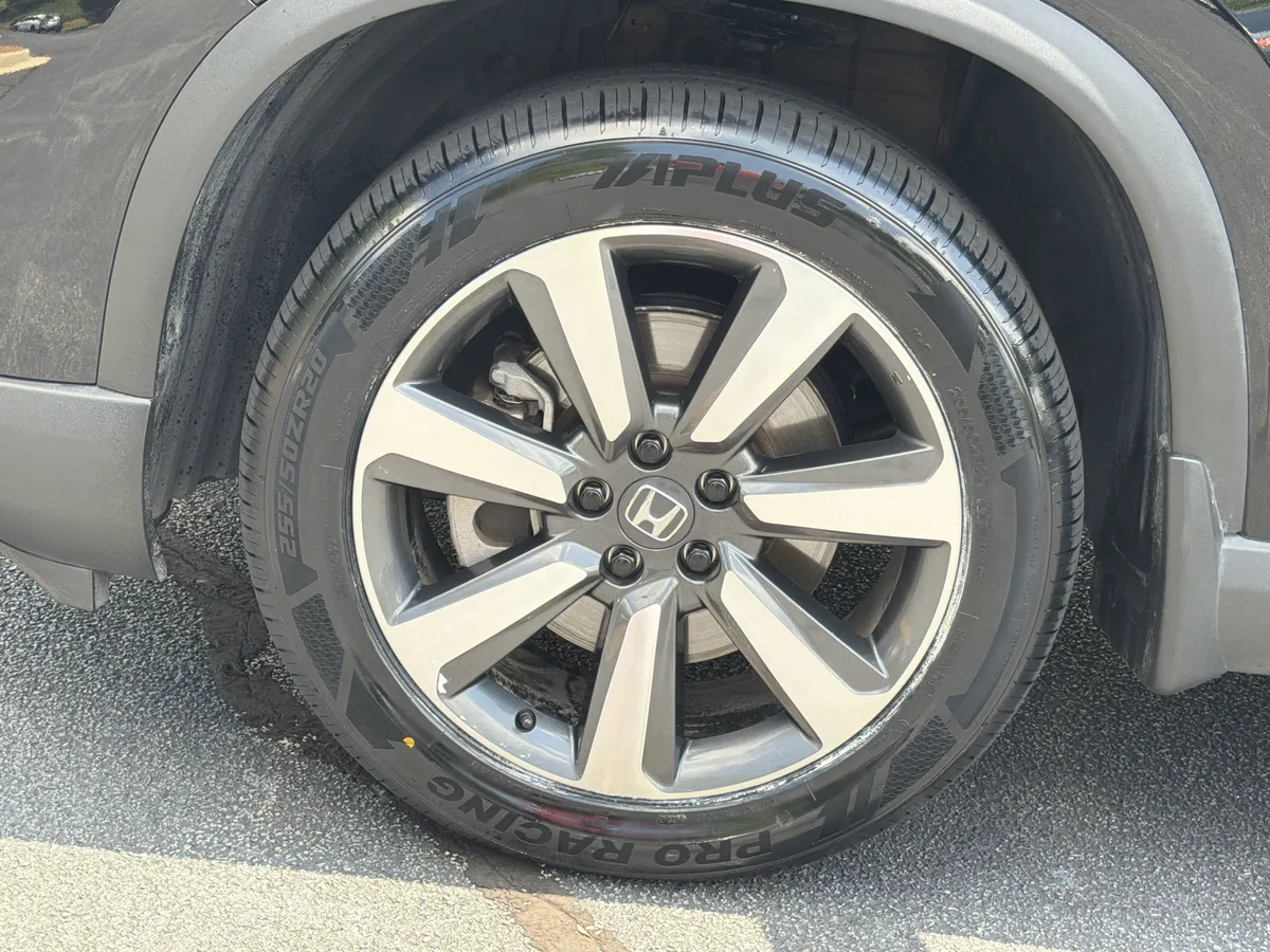 2023 Honda Pilot Touring thumbnail 31