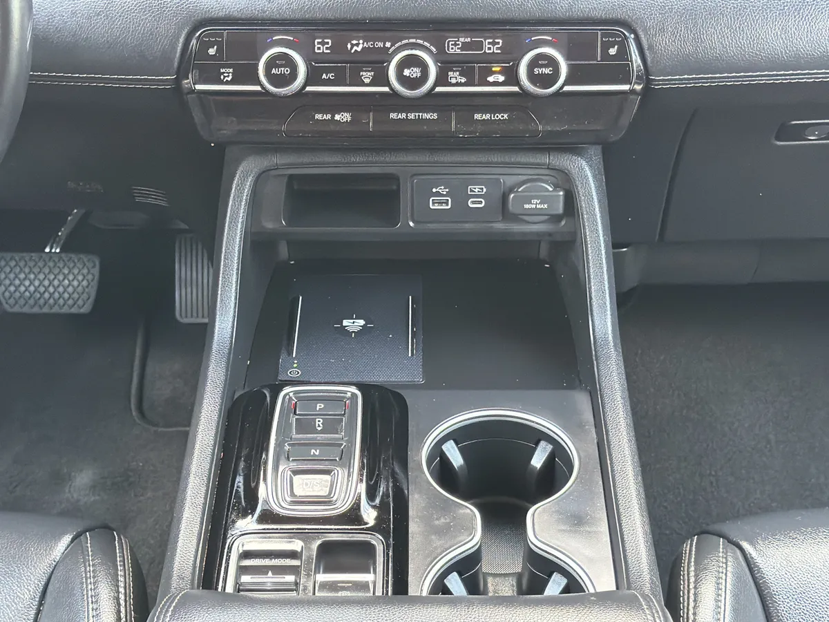 2023 Honda Pilot Touring thumbnail 5