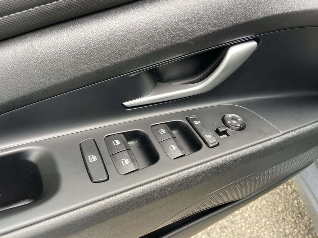 2023 Hyundai Elantra Hybrid Limited thumbnail 15