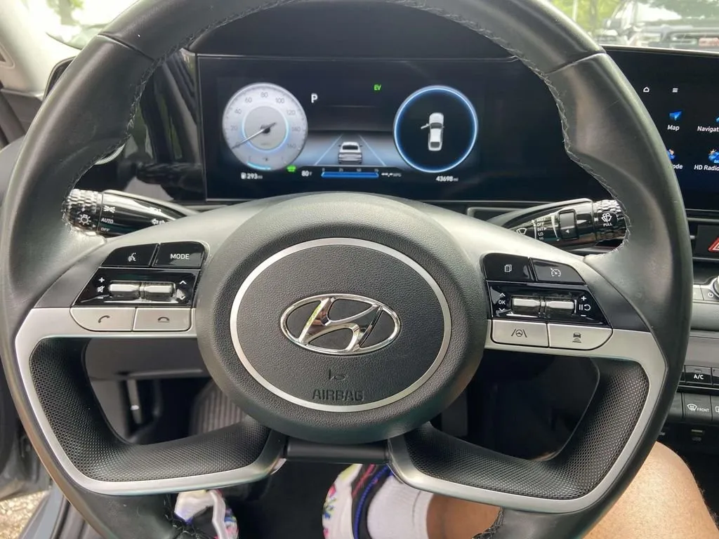 2023 Hyundai Elantra Hybrid Limited thumbnail 35