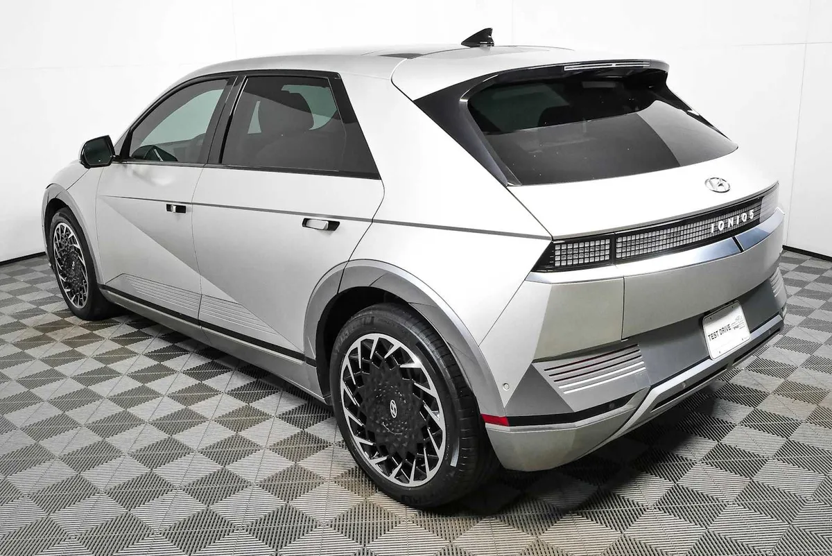 2023 HYUNDAI IONIQ 5 Limited thumbnail 32