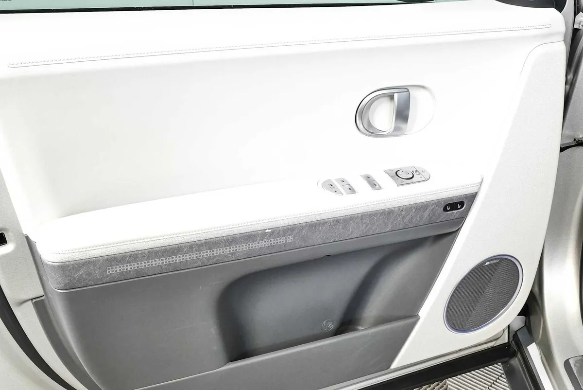 2023 HYUNDAI IONIQ 5 Limited thumbnail 6