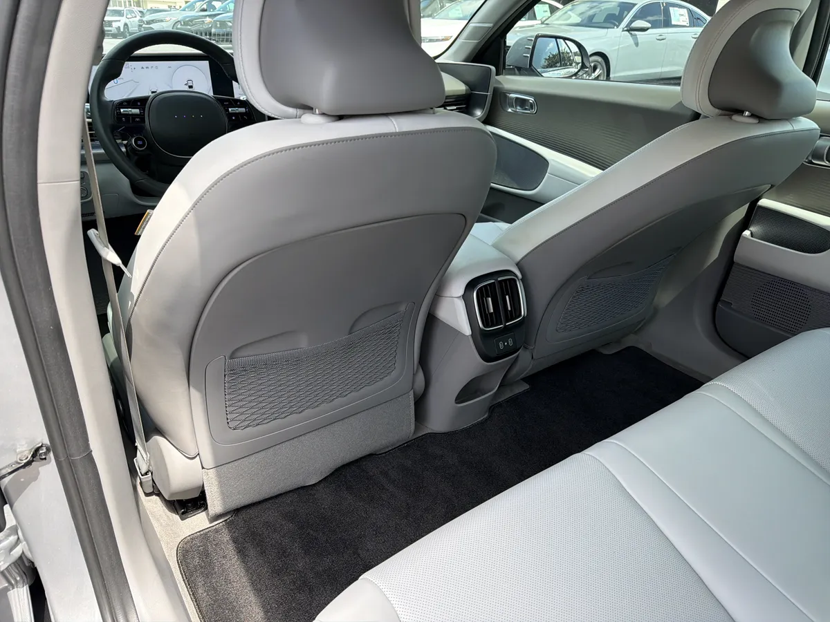 2023 Hyundai IONIQ 6 Limited thumbnail 18