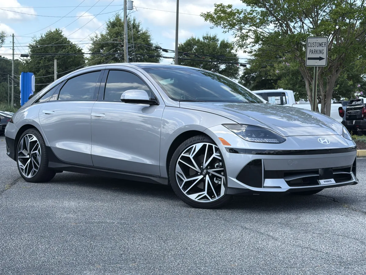 2023 Hyundai IONIQ 6 Limited thumbnail 2