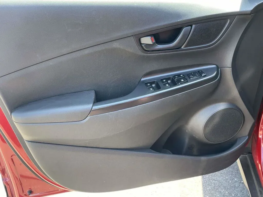 2023 Hyundai Kona SEL thumbnail 15
