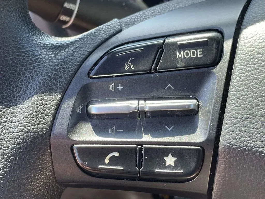2023 Hyundai Kona SEL thumbnail 22