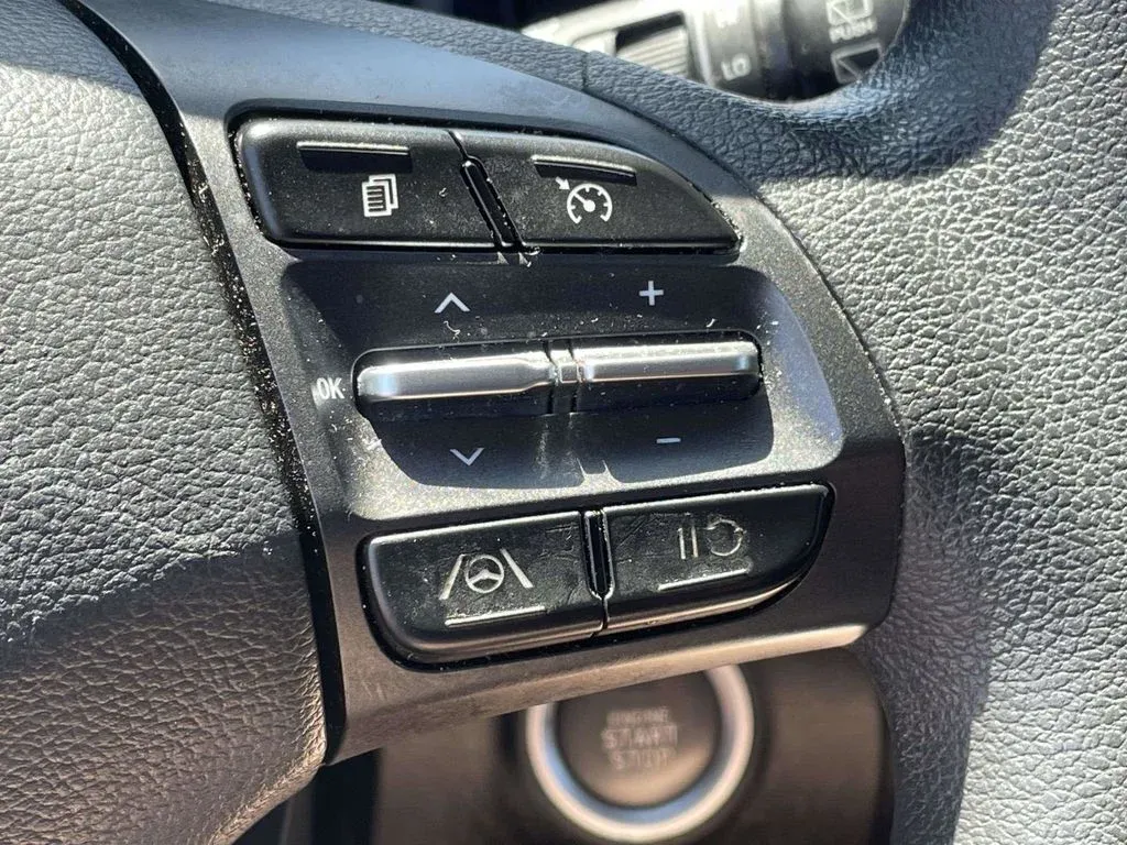 2023 Hyundai Kona SEL thumbnail 23