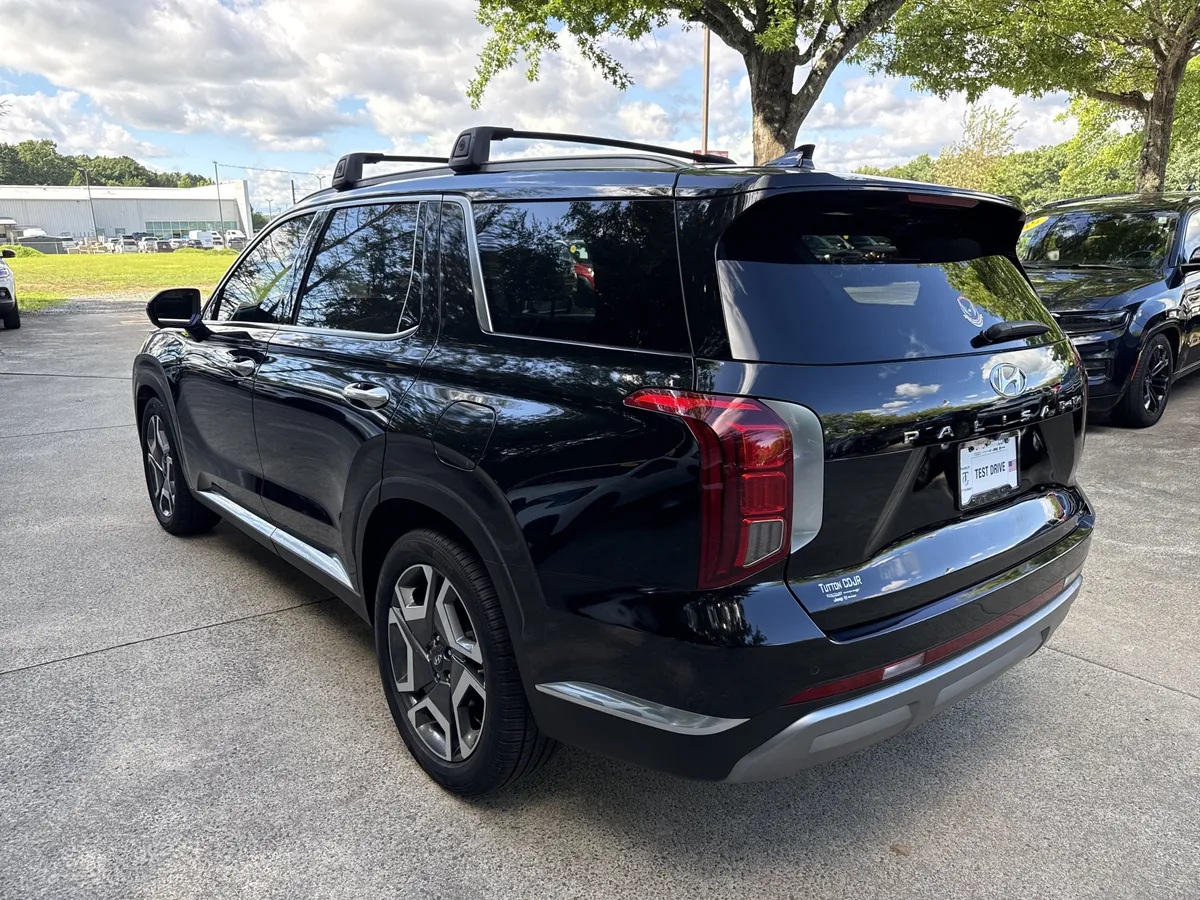 2023 Hyundai Palisade Limited thumbnail 5