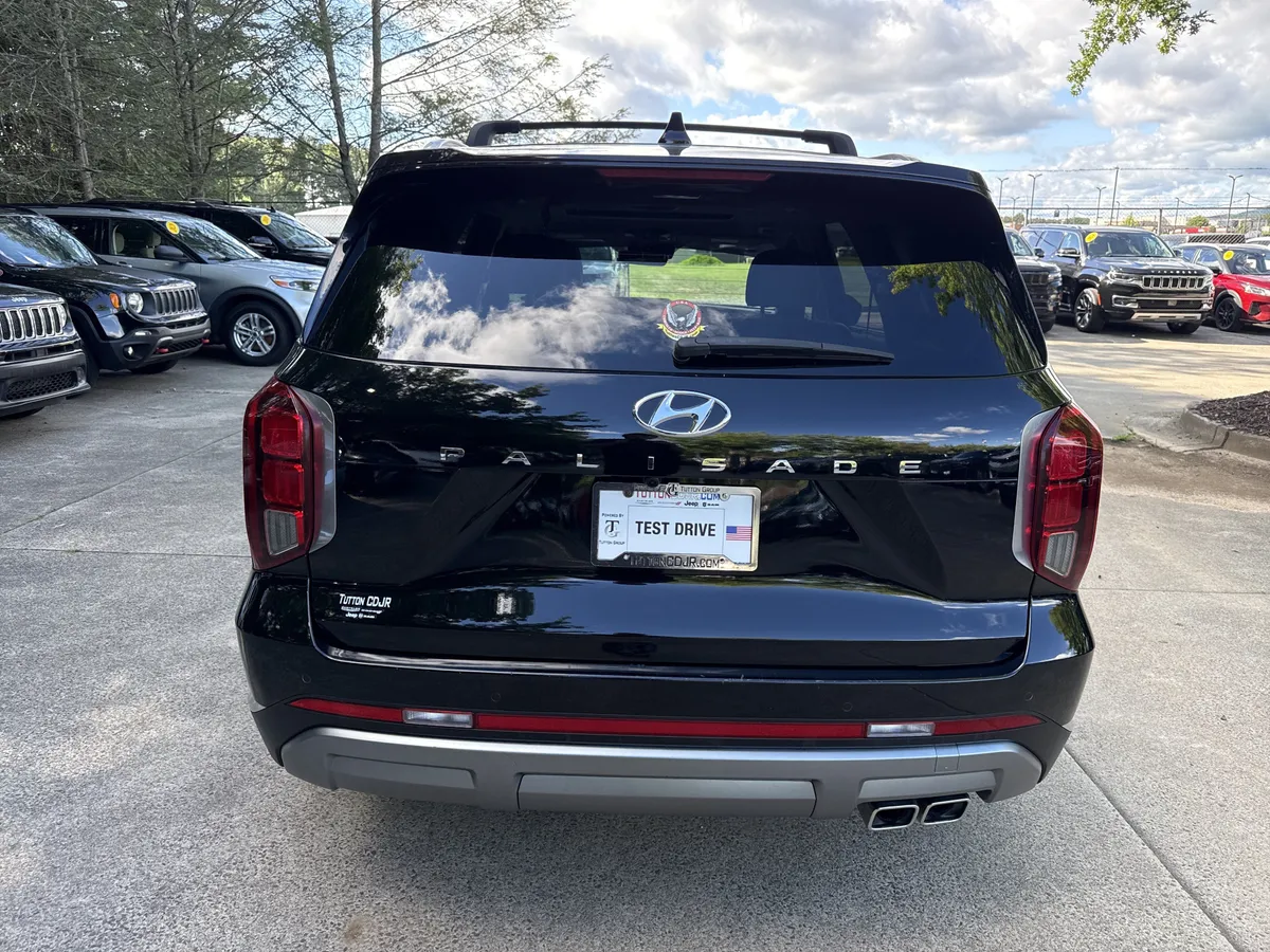 2023 Hyundai Palisade Limited thumbnail 6