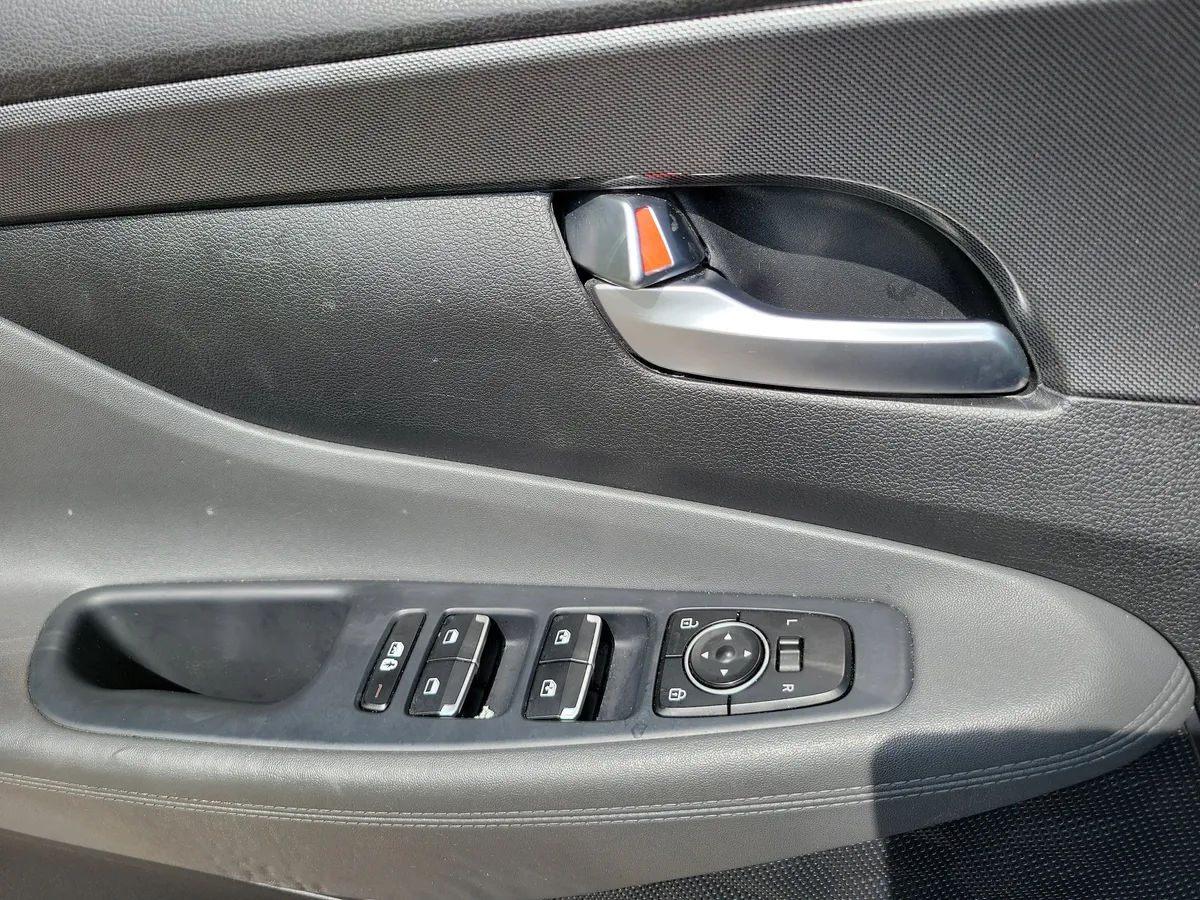 2023 Hyundai Santa Fe SEL thumbnail 25