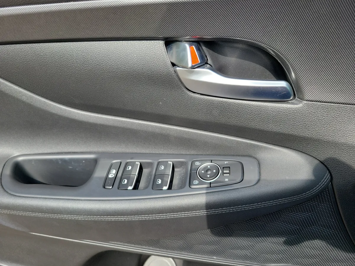 2023 Hyundai Santa Fe SEL thumbnail 24