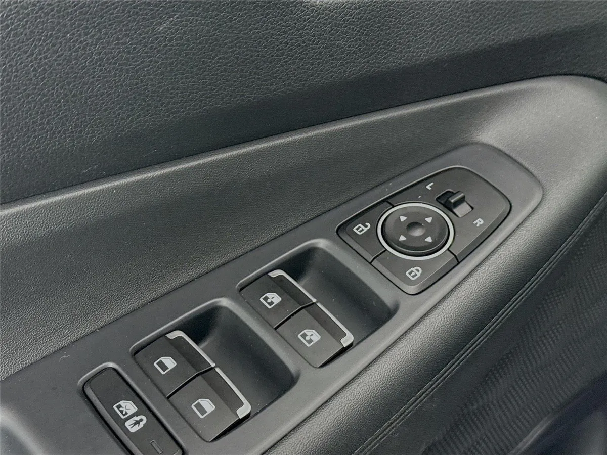 2023 Hyundai Santa Fe SEL thumbnail 28