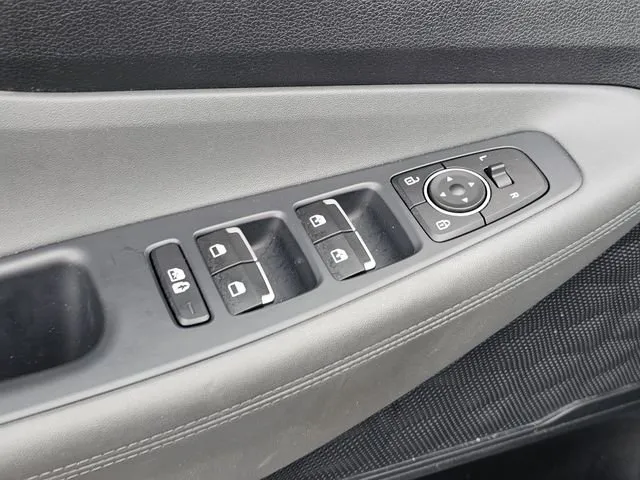 2023 Hyundai Santa Fe SEL thumbnail 16