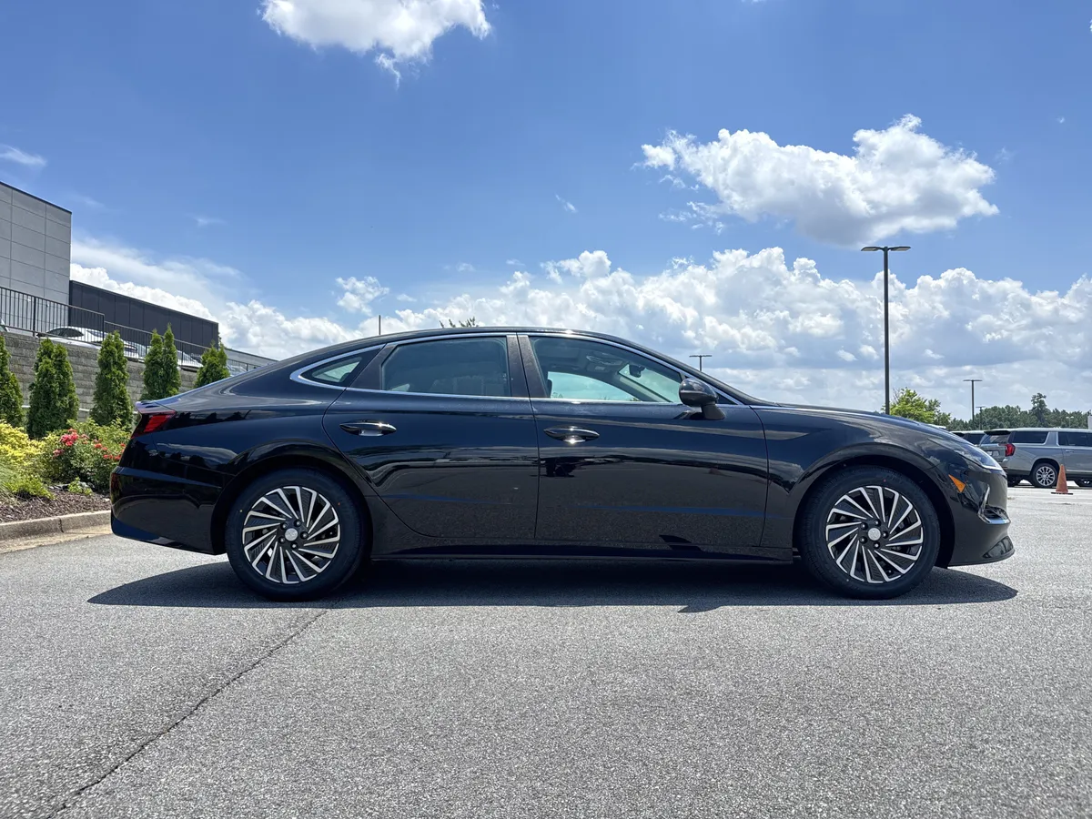 2023 Hyundai Sonata Hybrid Limited thumbnail 10