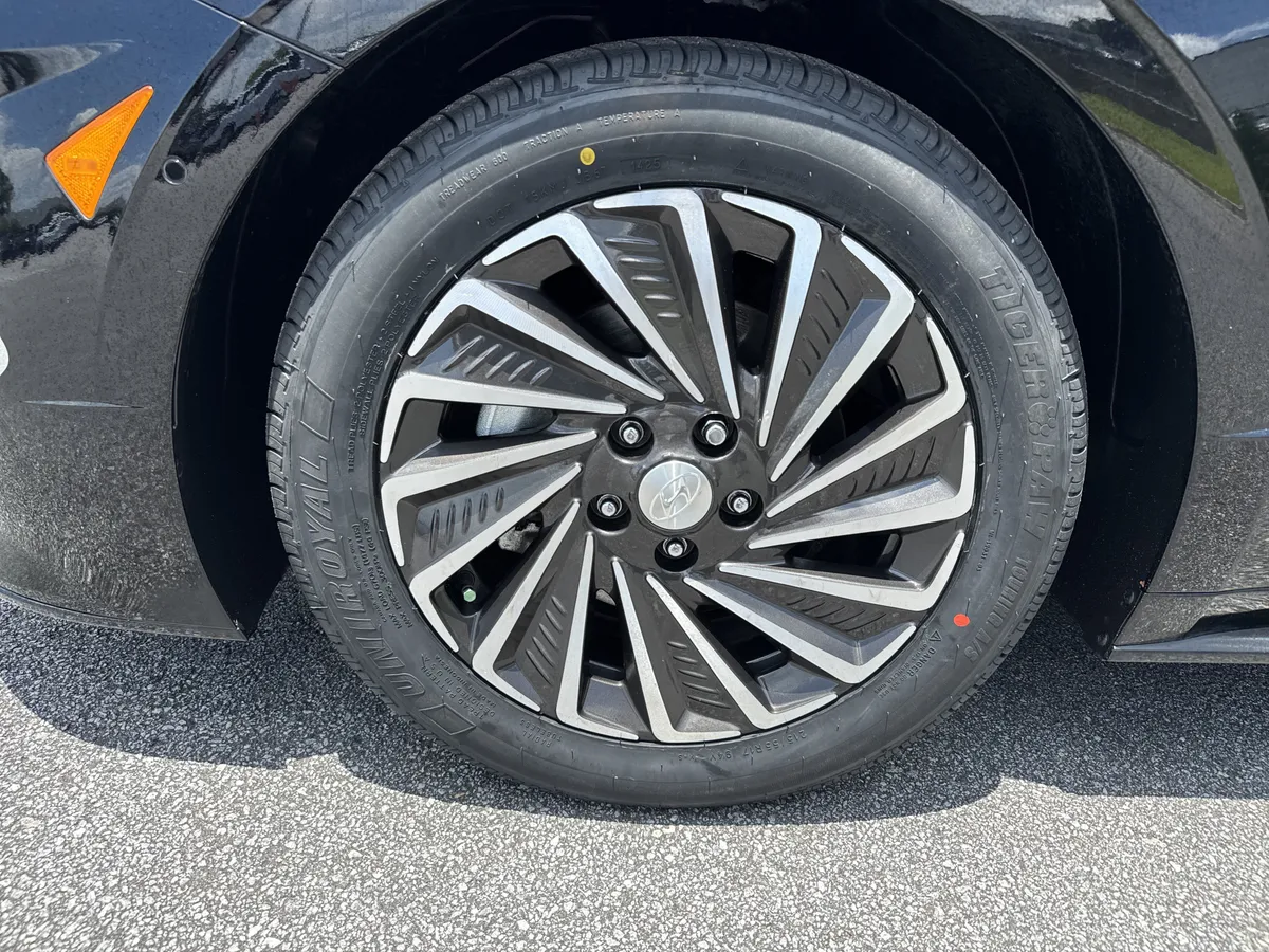 2023 Hyundai Sonata Hybrid Limited thumbnail 12