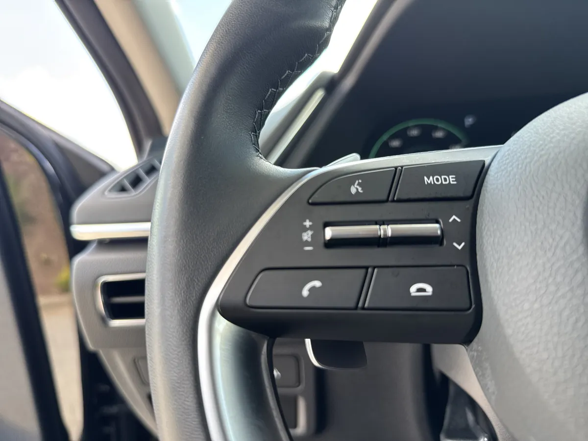 2023 Hyundai Sonata Hybrid Limited thumbnail 18