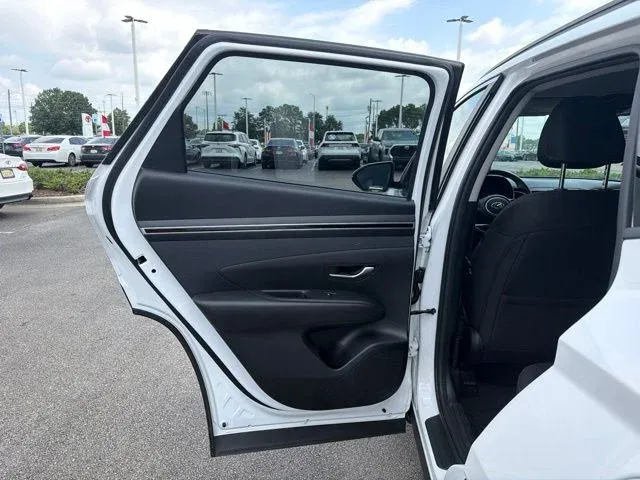 2023 Hyundai Tucson SEL thumbnail 16