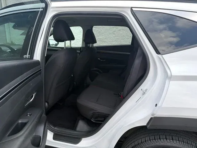 2023 Hyundai Tucson SEL thumbnail 18
