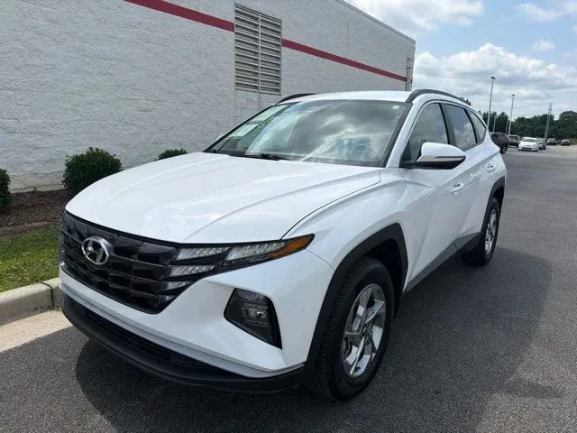 2023 Hyundai Tucson SEL thumbnail 3