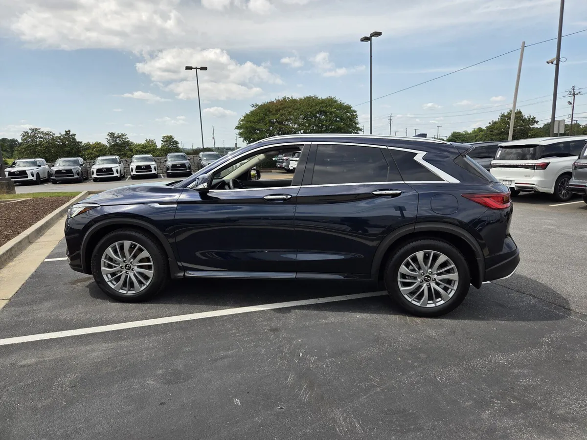 2023 INFINITI QX50 LUXE thumbnail 10
