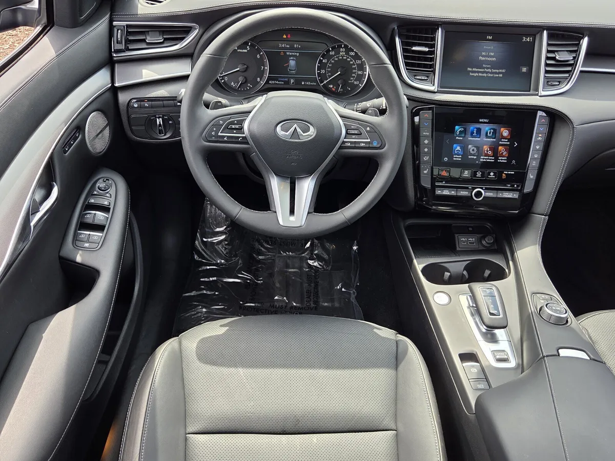 2023 INFINITI QX50 LUXE thumbnail 13