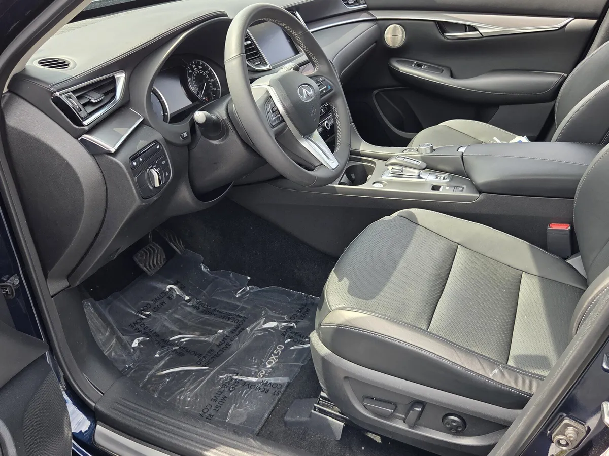 2023 INFINITI QX50 LUXE thumbnail 14