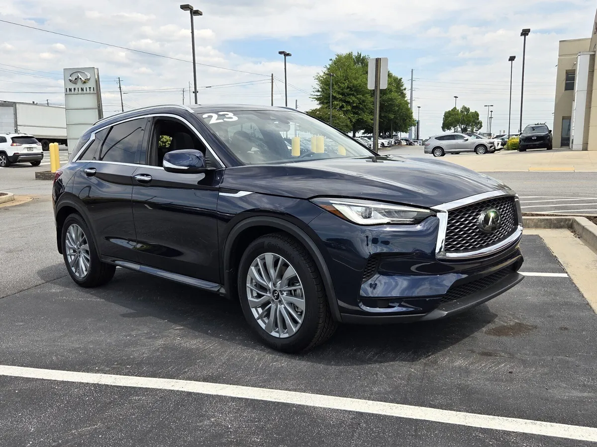 2023 INFINITI QX50 LUXE thumbnail 5