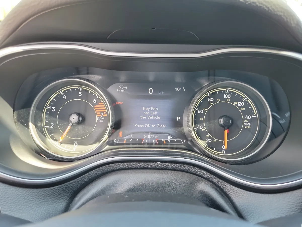 2023 Jeep Cherokee Altitude Lux thumbnail 19