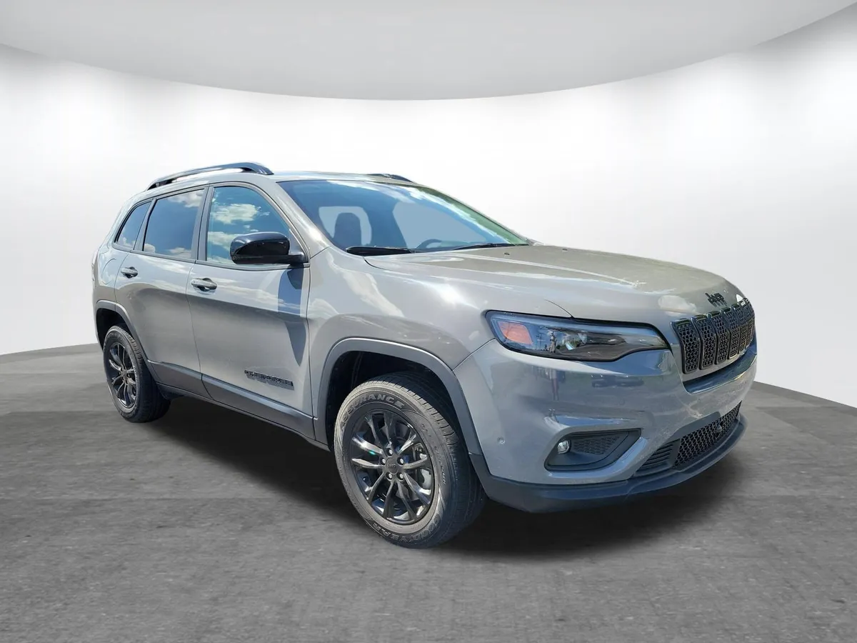 2023 Jeep Cherokee Altitude Lux thumbnail 20