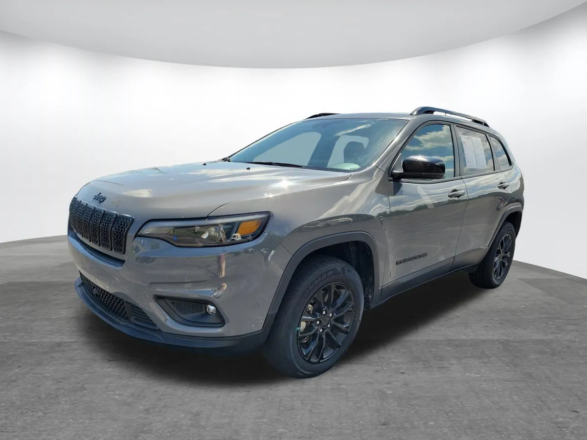 2023 Jeep Cherokee Altitude Lux thumbnail 22