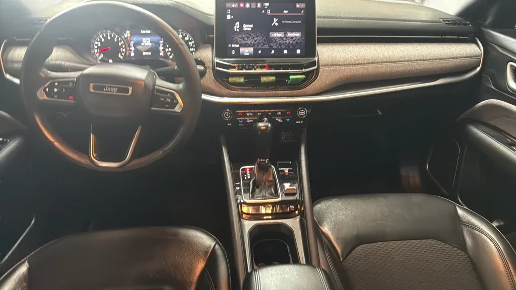 2023 Jeep Compass Latitude thumbnail 12