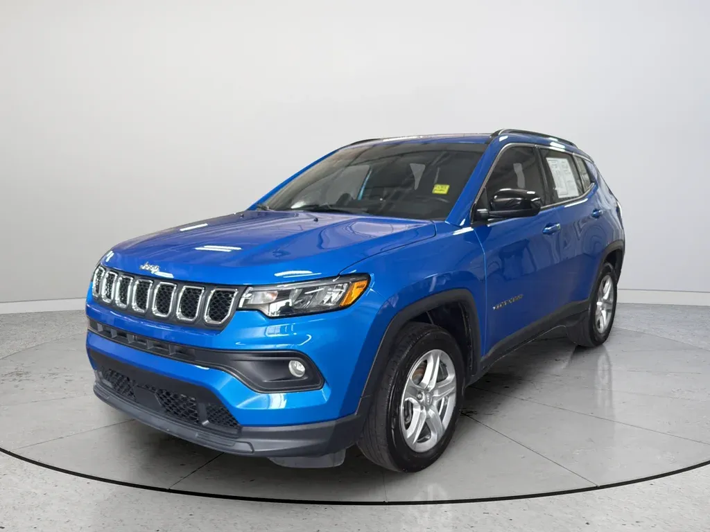 2023 Jeep Compass Latitude thumbnail 5