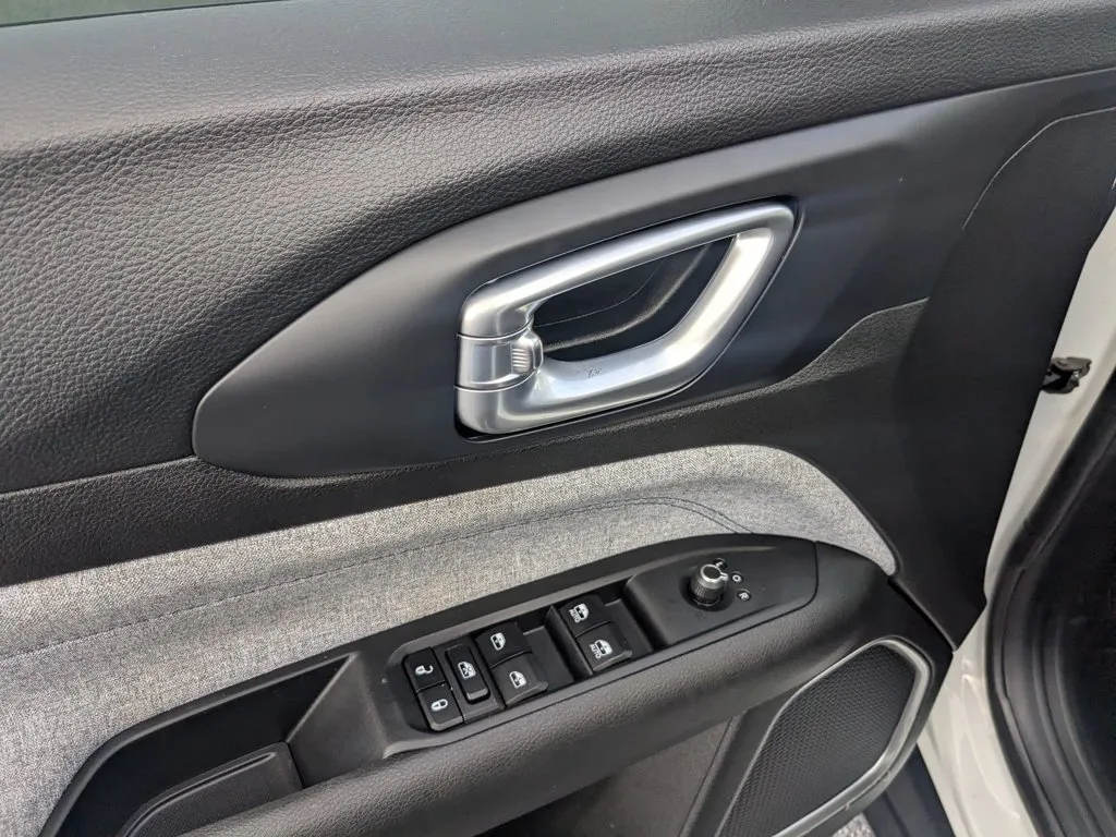 2023 Jeep Compass Sport thumbnail 12