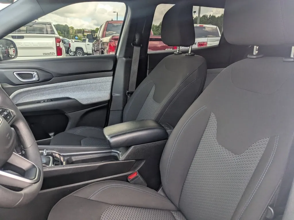 2023 Jeep Compass Sport thumbnail 14