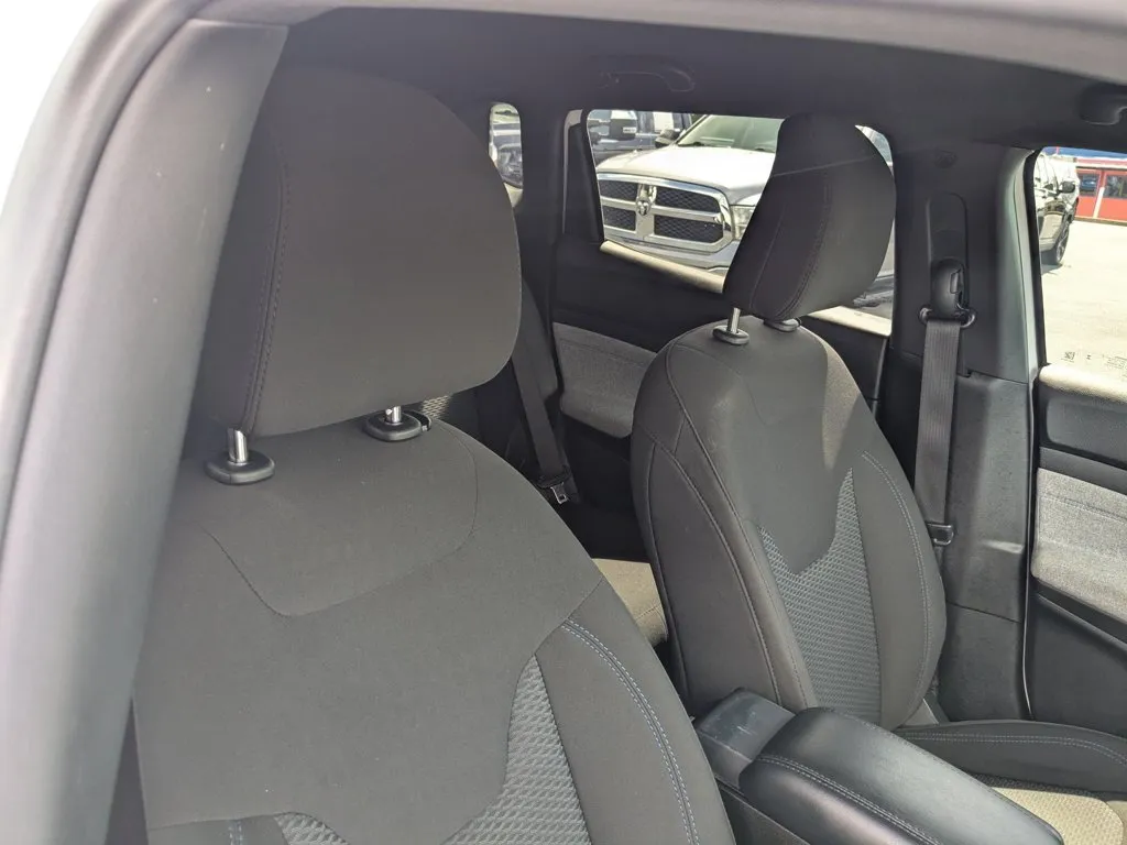 2023 Jeep Compass Sport thumbnail 25