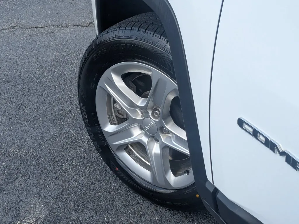 2023 Jeep Compass Sport thumbnail 9