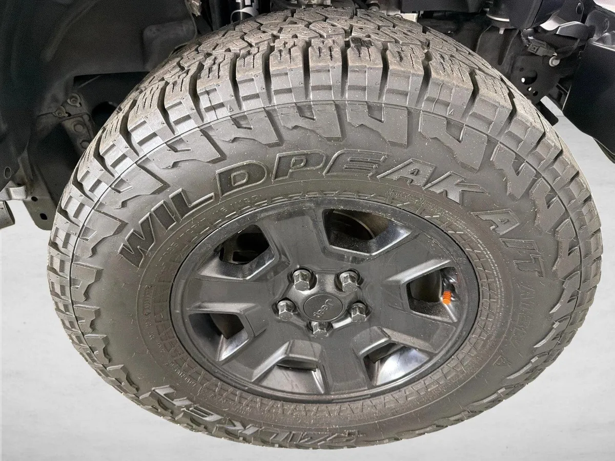 2023 Jeep Gladiator Mojave thumbnail 13