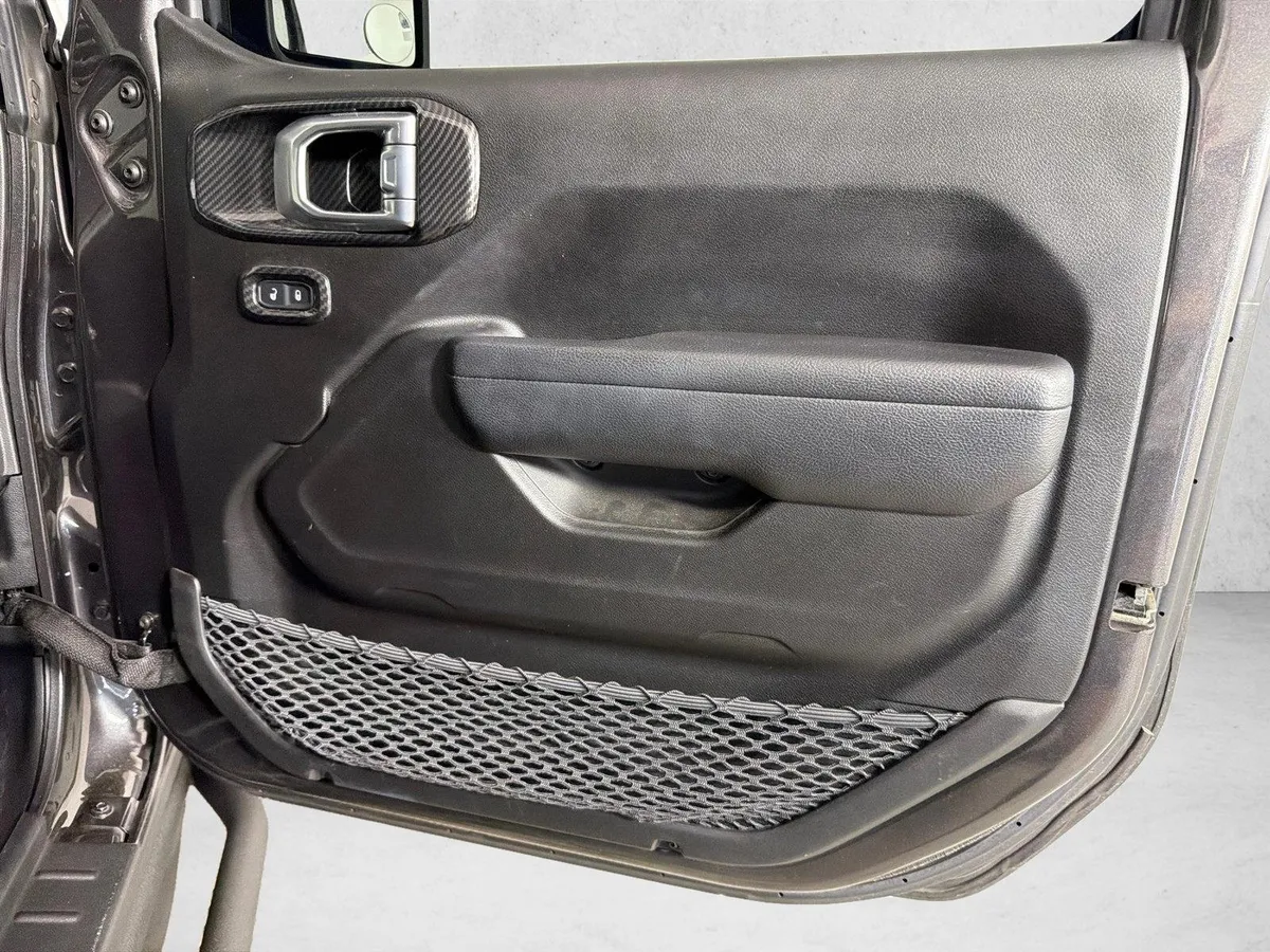 2023 Jeep Gladiator Mojave thumbnail 15