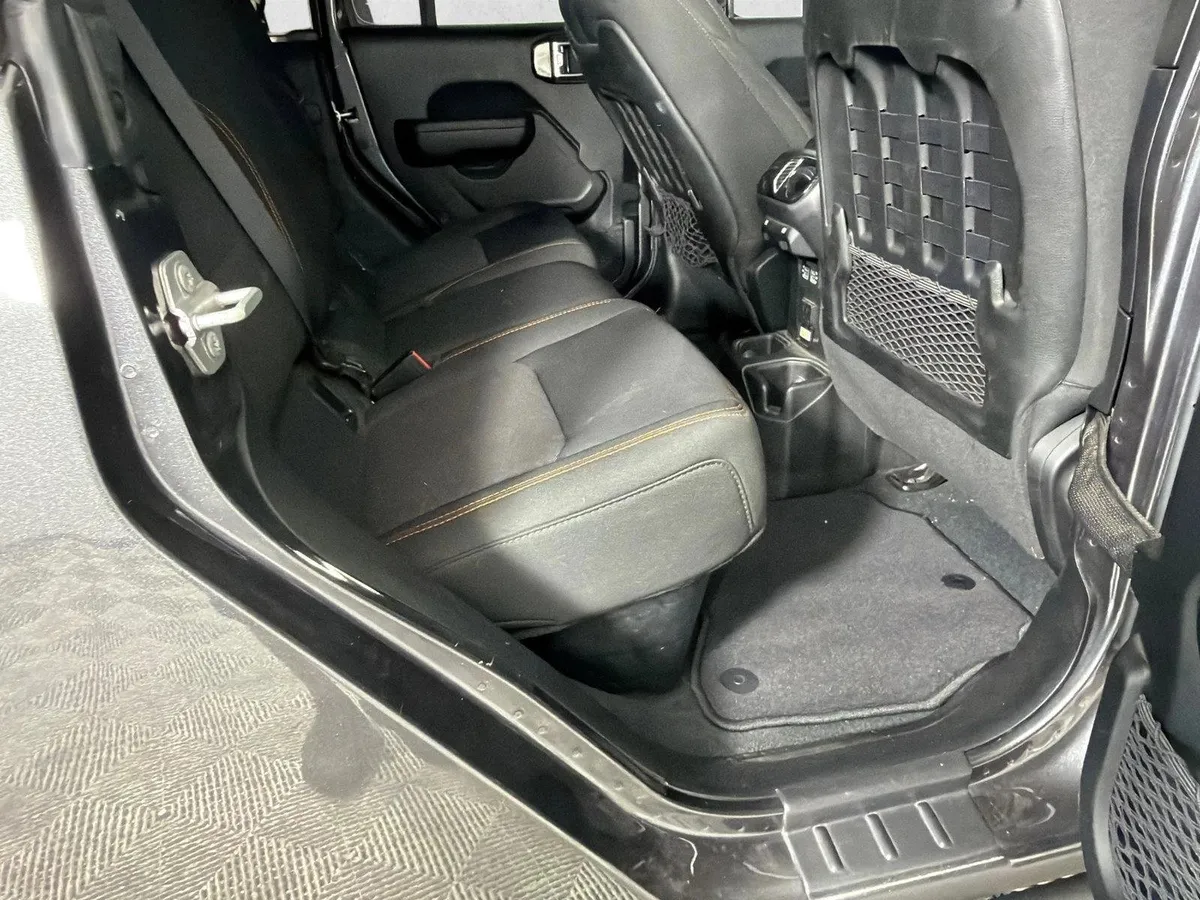 2023 Jeep Gladiator Mojave thumbnail 16