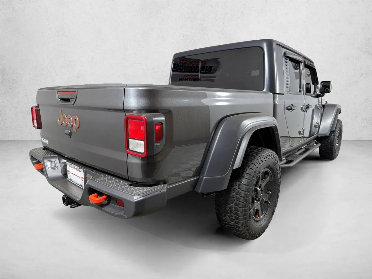 2023 Jeep Gladiator Mojave thumbnail 4