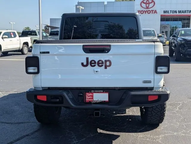 2023 Jeep Gladiator Overland thumbnail 10