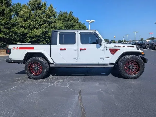 2023 Jeep Gladiator Overland thumbnail 9