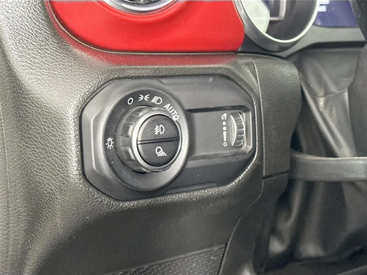 2023 Jeep Gladiator Rubicon thumbnail 15