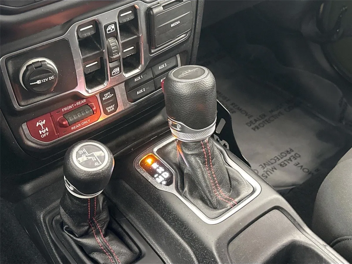 2023 Jeep Gladiator Rubicon thumbnail 25