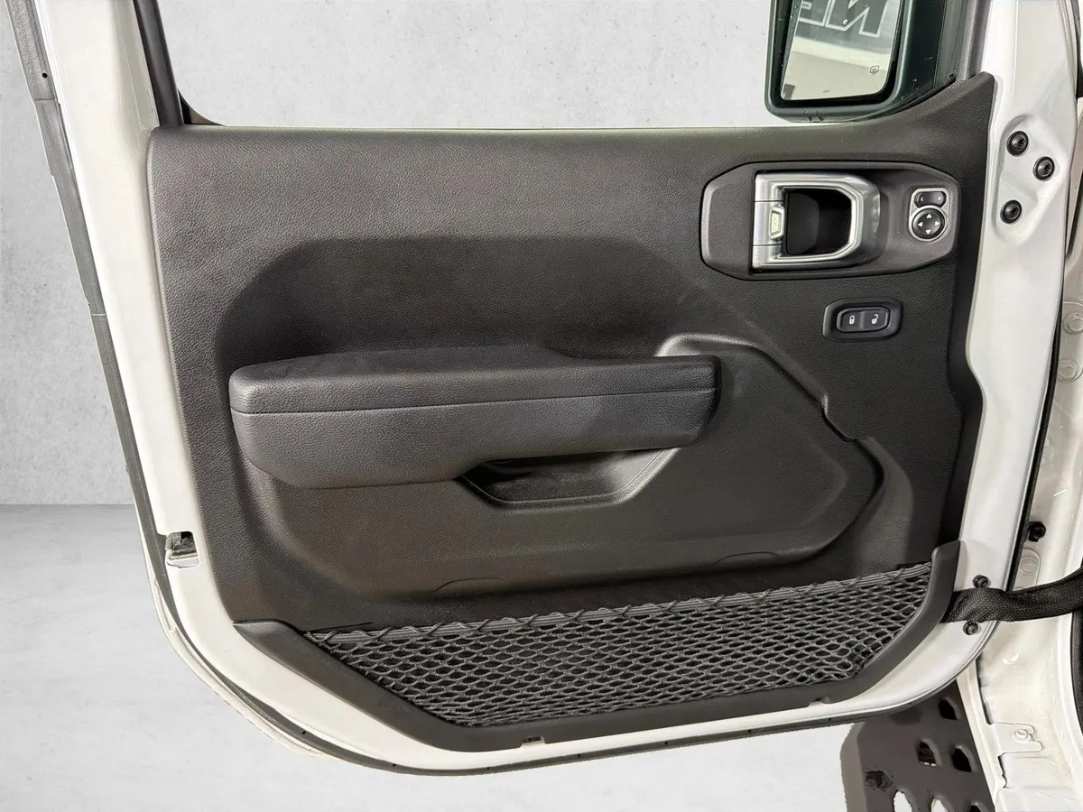 2023 Jeep Gladiator Rubicon thumbnail 11